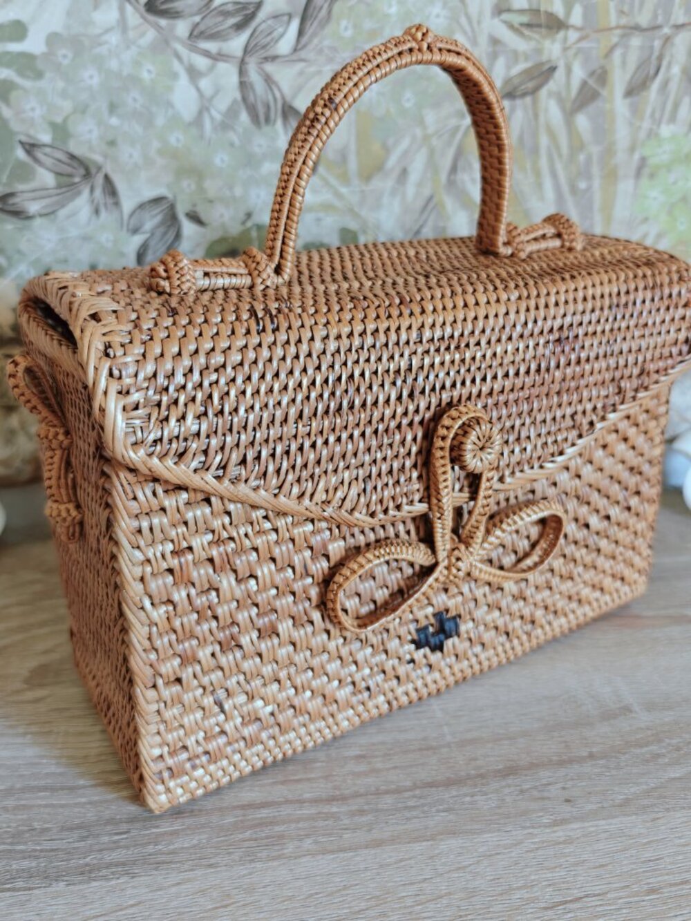 Anthropologie Bailey Rattan Crossbody Bag Bow Clasp Textured Boho Bali Handmade - Picture 3 of 7